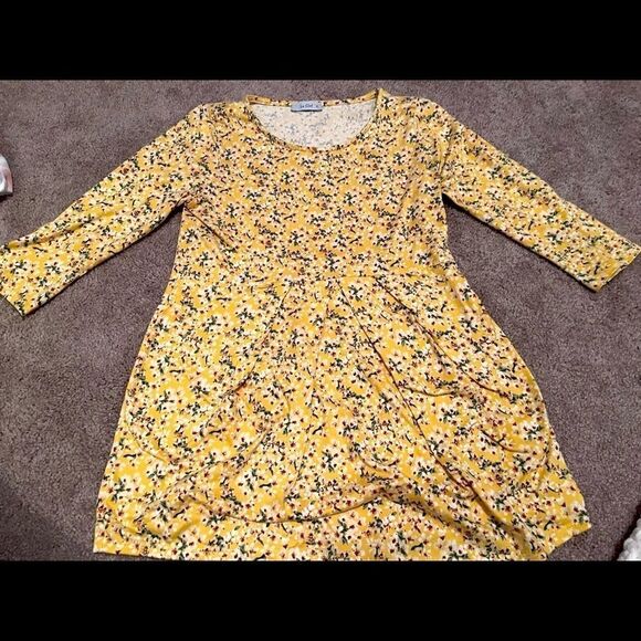 Maternity 3/4 sleeve pleated floral yellow blouse - Picture 1 of 7